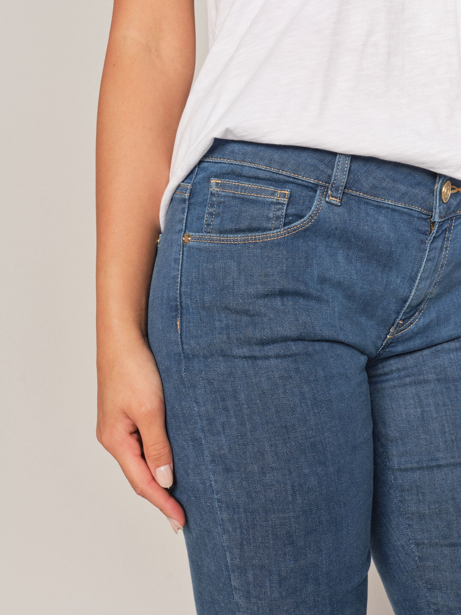 Modelshot / Blue / Detail